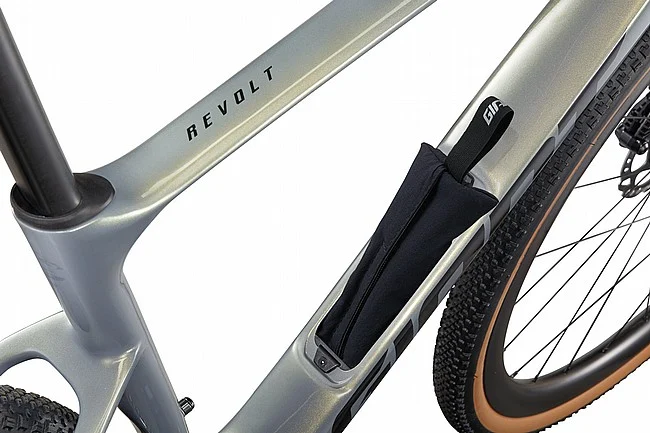 Giant 2025 Revolt Advanced 0 Gravel Bike - Image 7